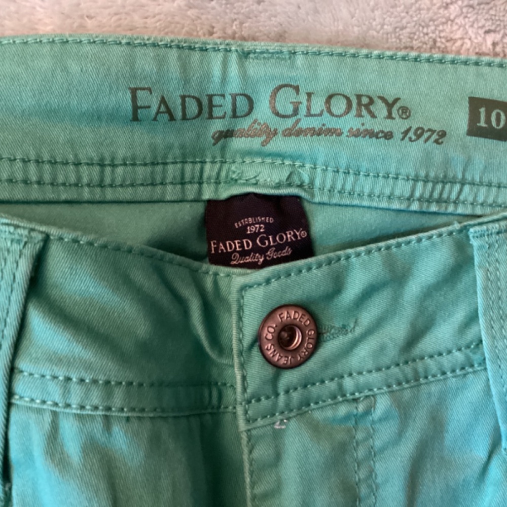 Women’s Faded Glory Capris Capri Size 10 Green - Picture 3 of 5